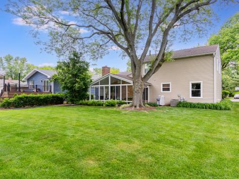 1813 Clyde Drive Naperville IL 60565