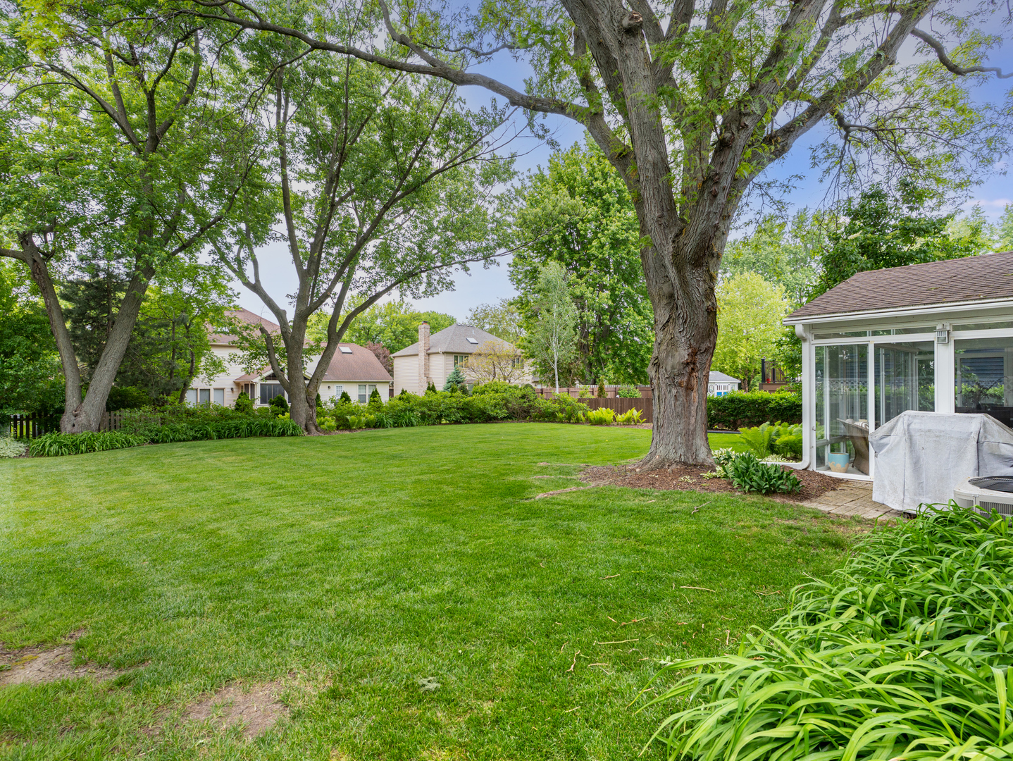 1813 Clyde Drive Naperville IL 60565