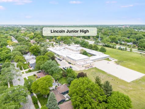 1813 Clyde Drive Naperville IL 60565