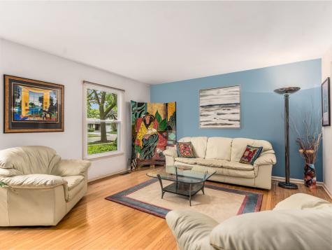 1813 Clyde Drive Naperville IL 60565