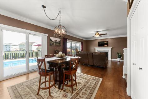1210 Farm Lake Drive Mahomet IL 61853