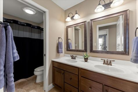 1210 Farm Lake Drive Mahomet IL 61853
