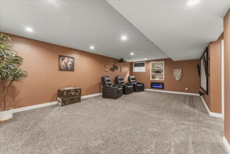 1210 Farm Lake Drive Mahomet IL 61853