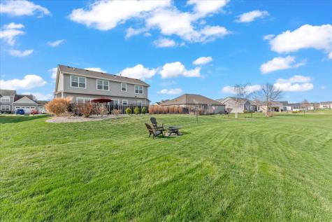 1210 Farm Lake Drive Mahomet IL 61853