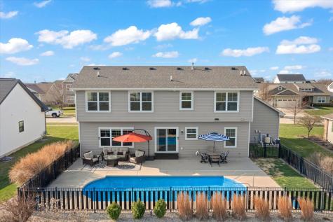 1210 Farm Lake Drive Mahomet IL 61853