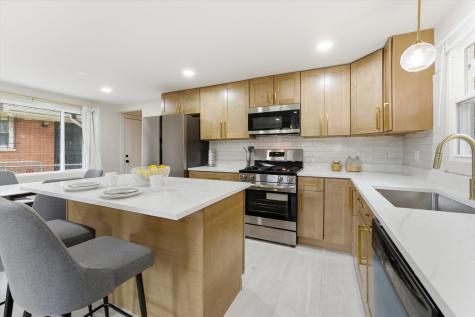11635 South Bishop Street Chicago IL 60643