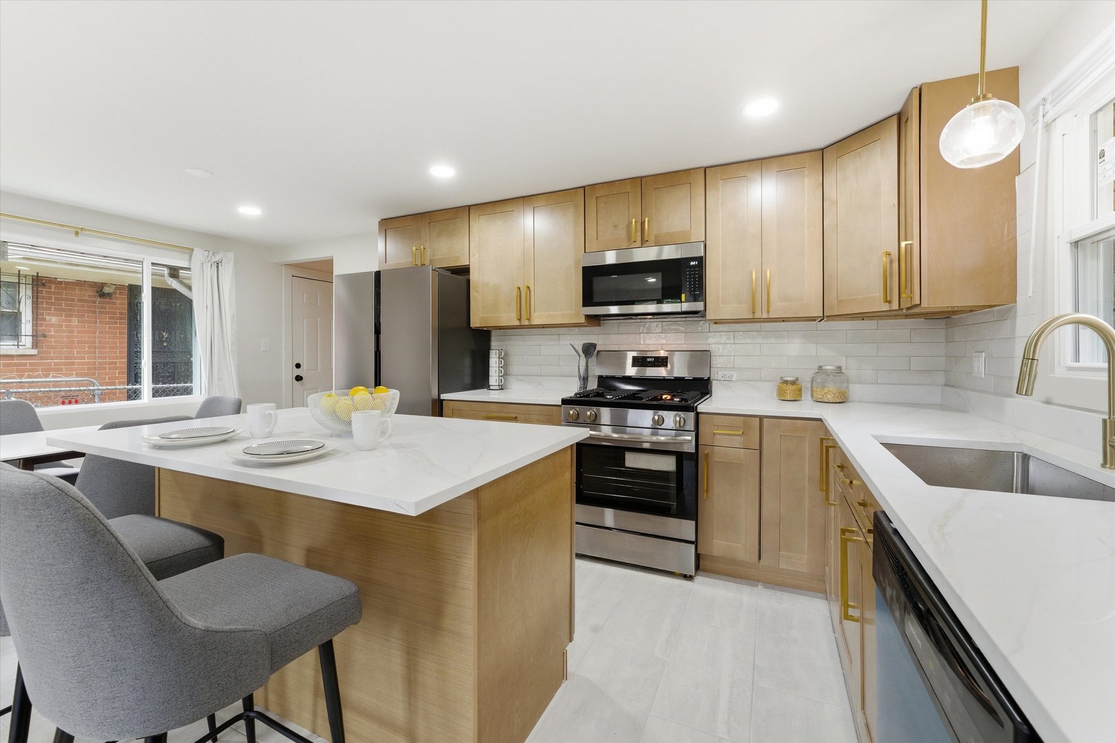 11635 South Bishop Street Chicago IL 60643