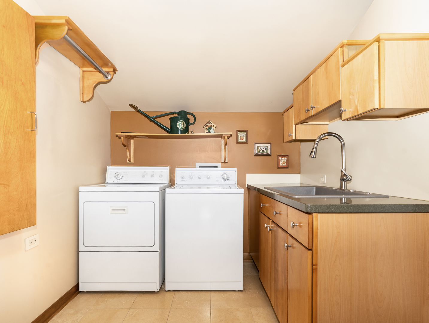 1925 Pine Road Lisle IL 60532