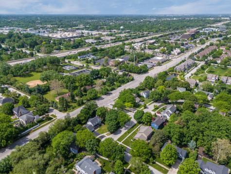 1925 Pine Road Lisle IL 60532