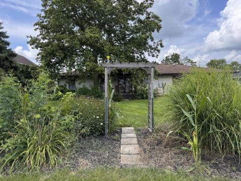 605 Morningside Drive Chenoa IL 61726