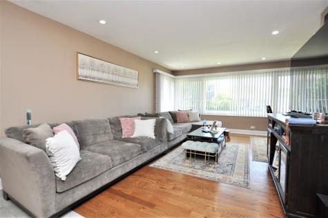 7226 West Conrad Avenue Niles IL 60714