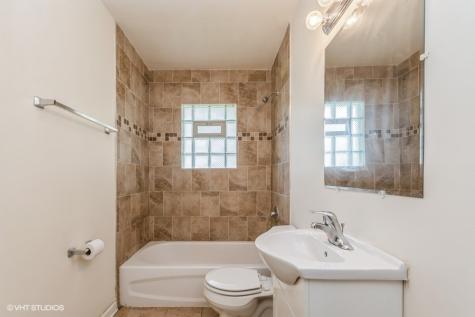 17948 Wentworth Avenue Lansing IL 60438