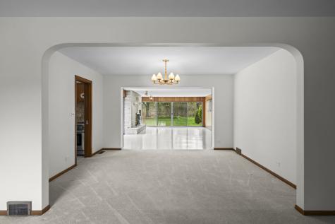 412 West Camp Mcdonald Road Prospect Heights IL 60070
