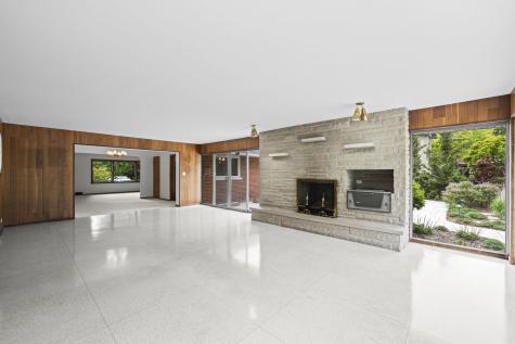 412 West Camp Mcdonald Road Prospect Heights IL 60070