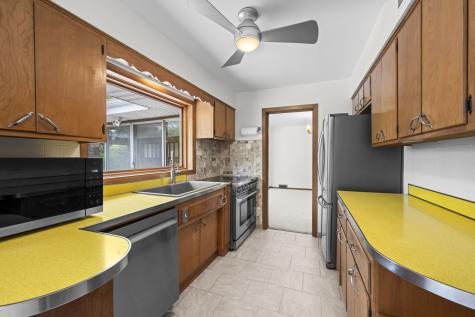 412 West Camp Mcdonald Road Prospect Heights IL 60070