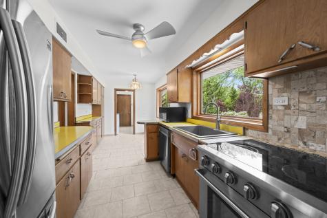412 West Camp Mcdonald Road Prospect Heights IL 60070