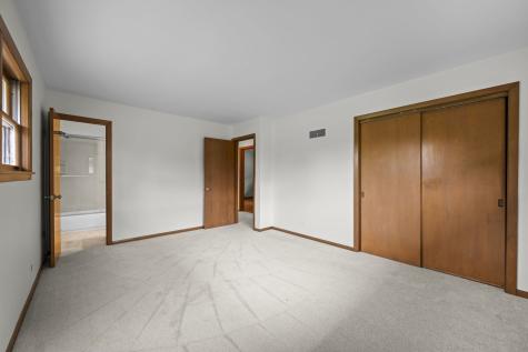 412 West Camp Mcdonald Road Prospect Heights IL 60070