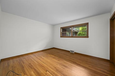 412 West Camp Mcdonald Road Prospect Heights IL 60070
