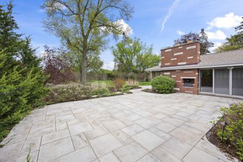 412 West Camp Mcdonald Road Prospect Heights IL 60070