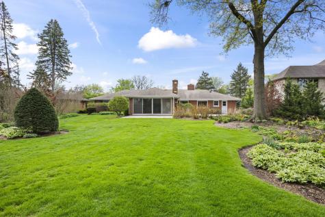 412 West Camp Mcdonald Road Prospect Heights IL 60070