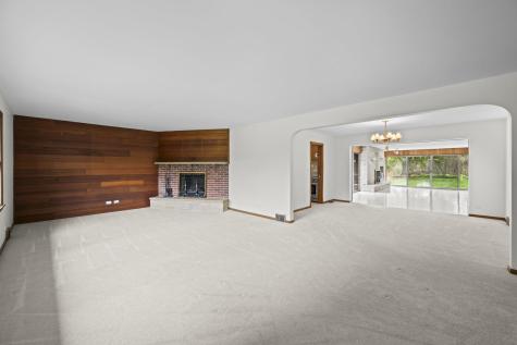 412 West Camp Mcdonald Road Prospect Heights IL 60070