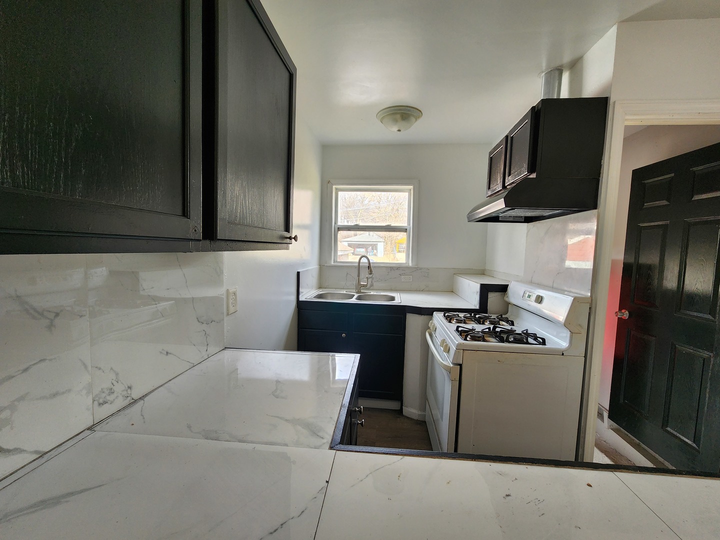 406 South Smith Street Aurora IL 60505