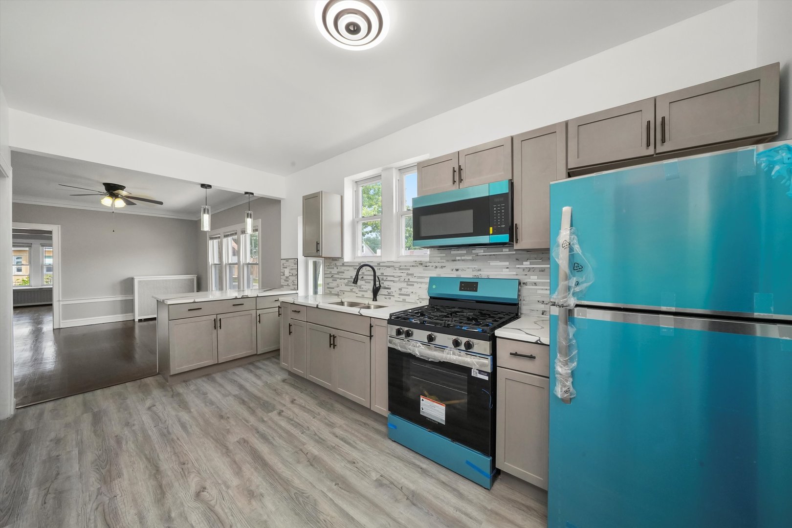 8101 South Kimbark Avenue Chicago IL 60619