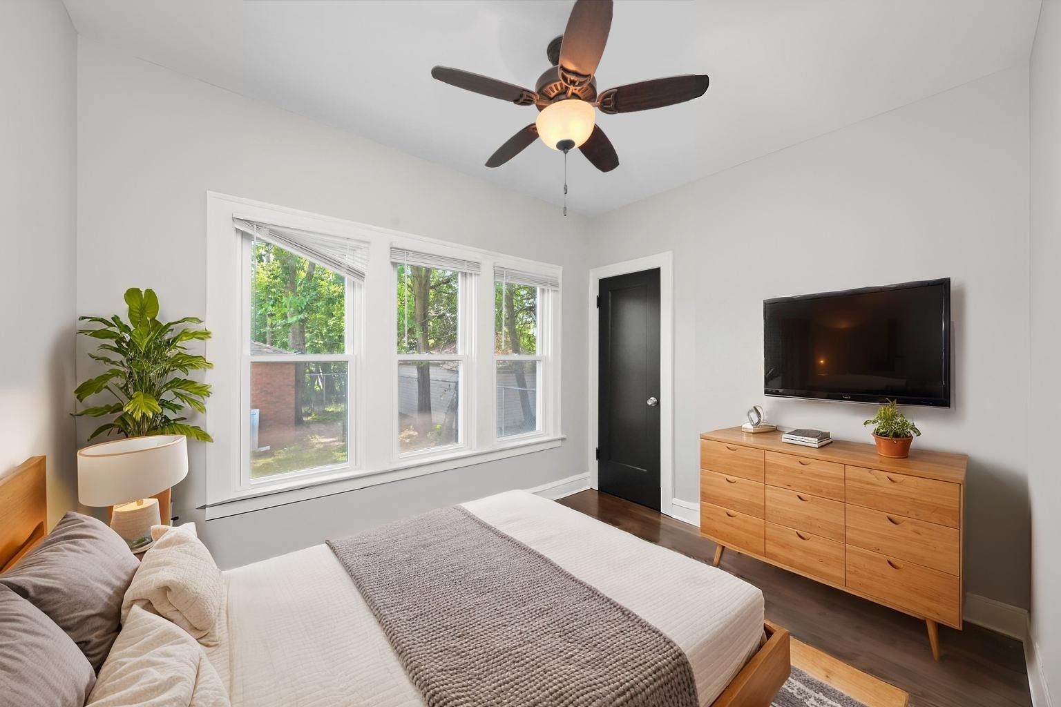 8101 South Kimbark Avenue Chicago IL 60619