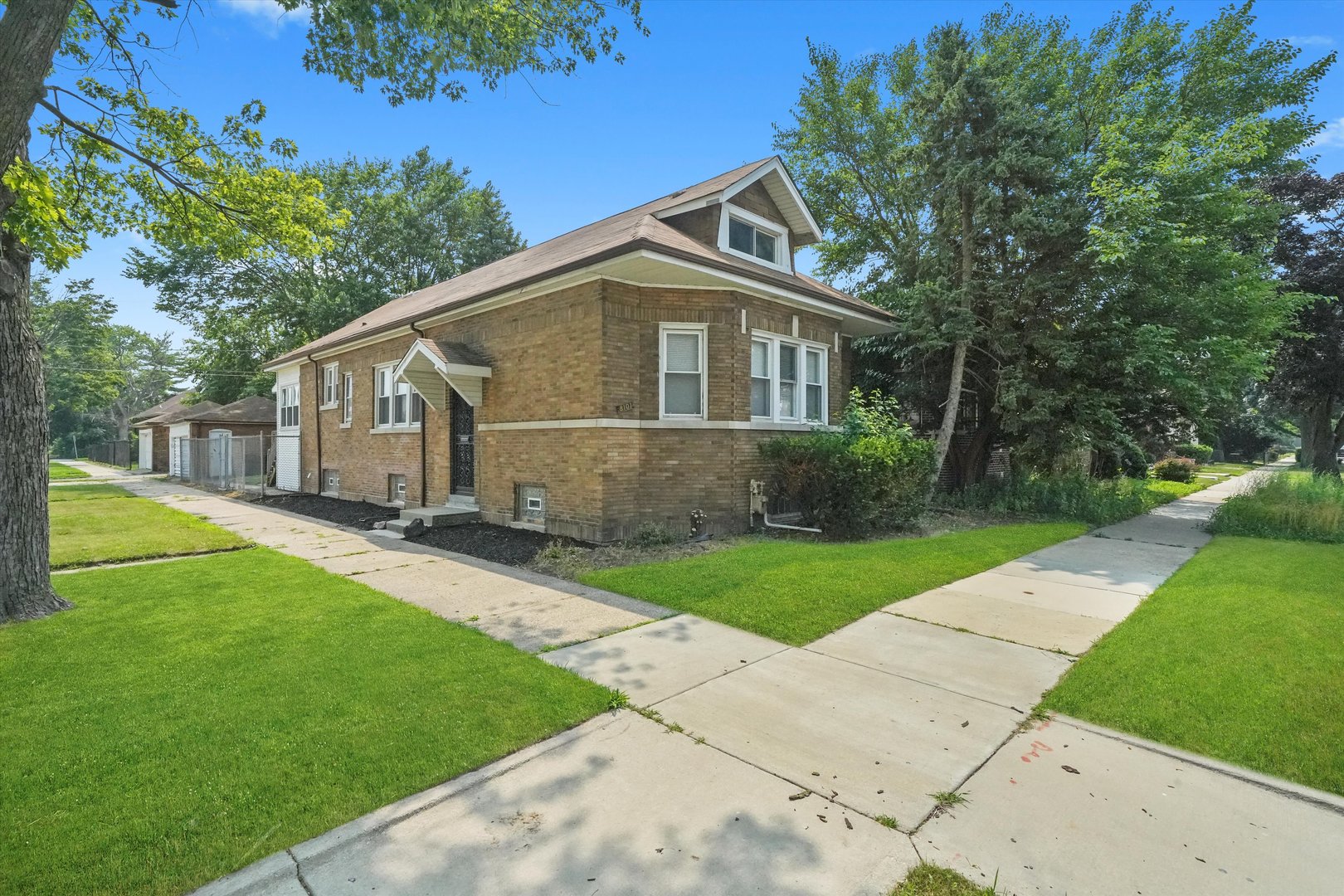 8101 South Kimbark Avenue Chicago IL 60619