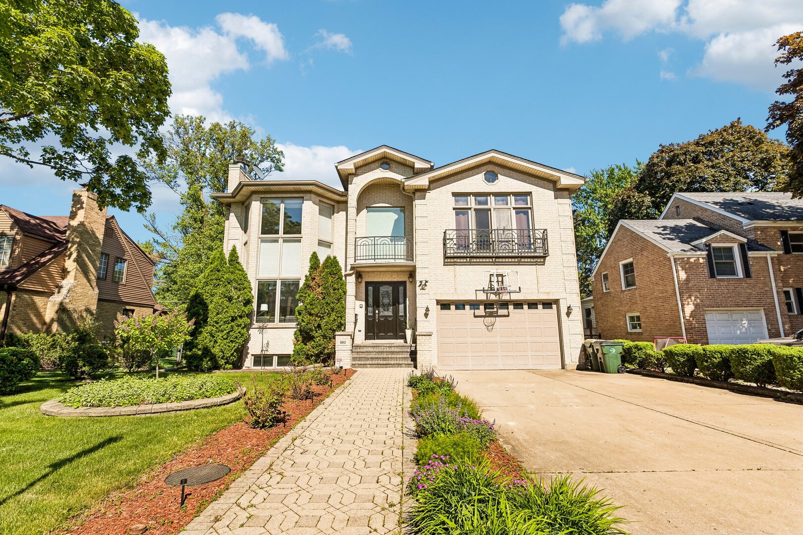 6843 North Kilpatrick Avenue Lincolnwood IL 60712