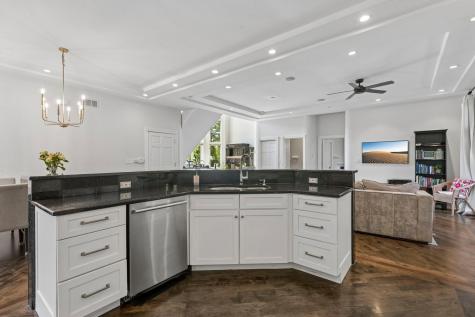 6843 North Kilpatrick Avenue Lincolnwood IL 60712
