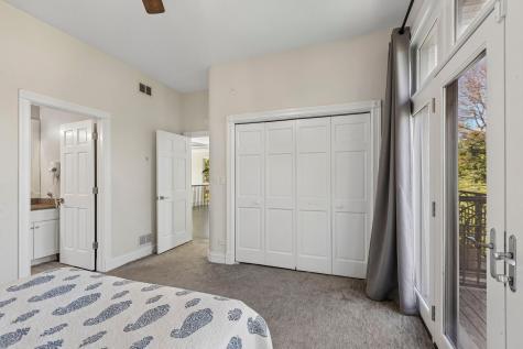 6843 North Kilpatrick Avenue Lincolnwood IL 60712