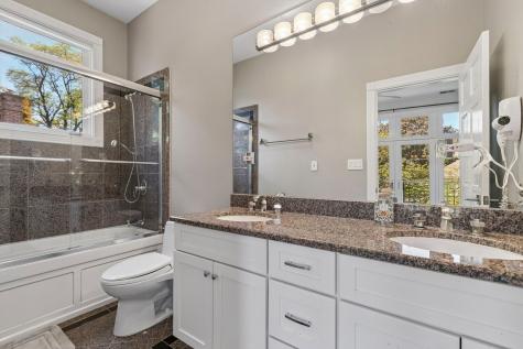 6843 North Kilpatrick Avenue Lincolnwood IL 60712