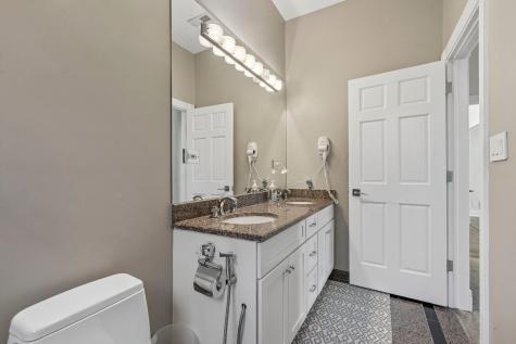6843 North Kilpatrick Avenue Lincolnwood IL 60712
