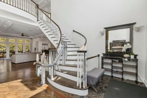 6843 North Kilpatrick Avenue Lincolnwood IL 60712