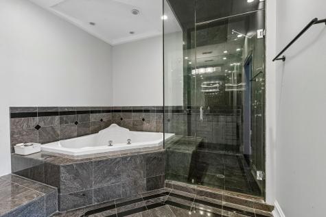 6843 North Kilpatrick Avenue Lincolnwood IL 60712