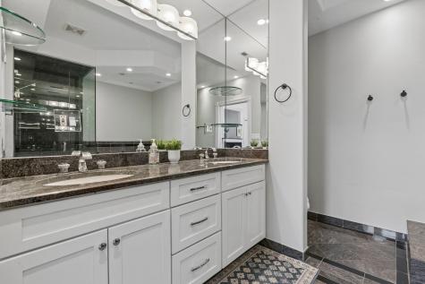 6843 North Kilpatrick Avenue Lincolnwood IL 60712