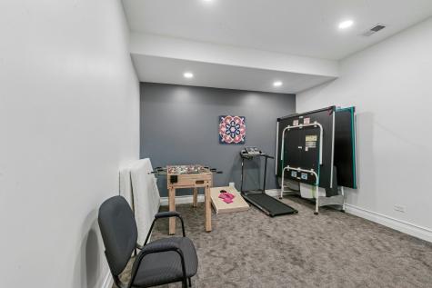 6843 North Kilpatrick Avenue Lincolnwood IL 60712
