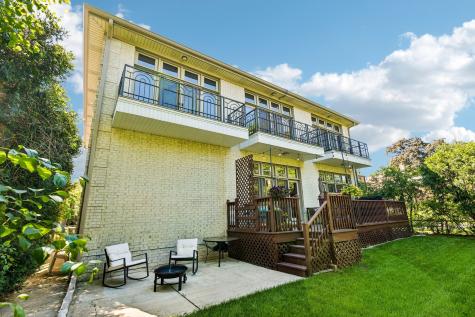 6843 North Kilpatrick Avenue Lincolnwood IL 60712