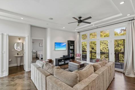 6843 North Kilpatrick Avenue Lincolnwood IL 60712