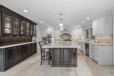 1916 Midwest Club Parkway Oak Brook IL 60523