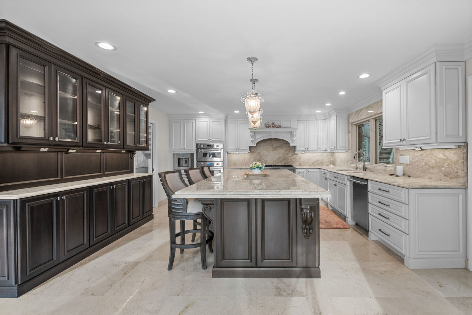 1916 Midwest Club Parkway Oak Brook IL 60523