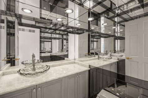 1916 Midwest Club Parkway Oak Brook IL 60523