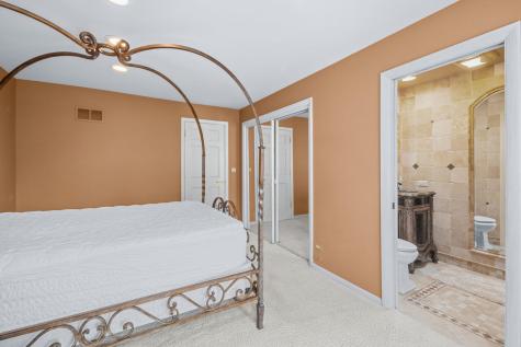1916 Midwest Club Parkway Oak Brook IL 60523