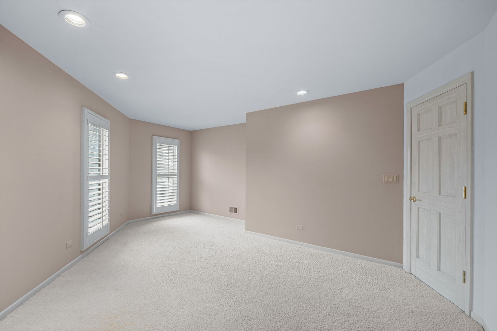 1916 Midwest Club Parkway Oak Brook IL 60523