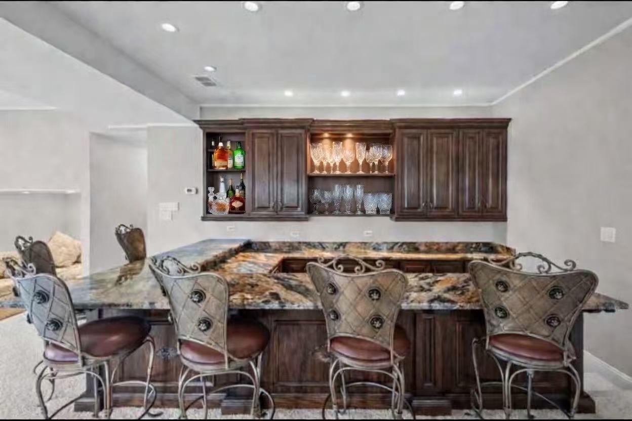 1916 Midwest Club Parkway Oak Brook IL 60523