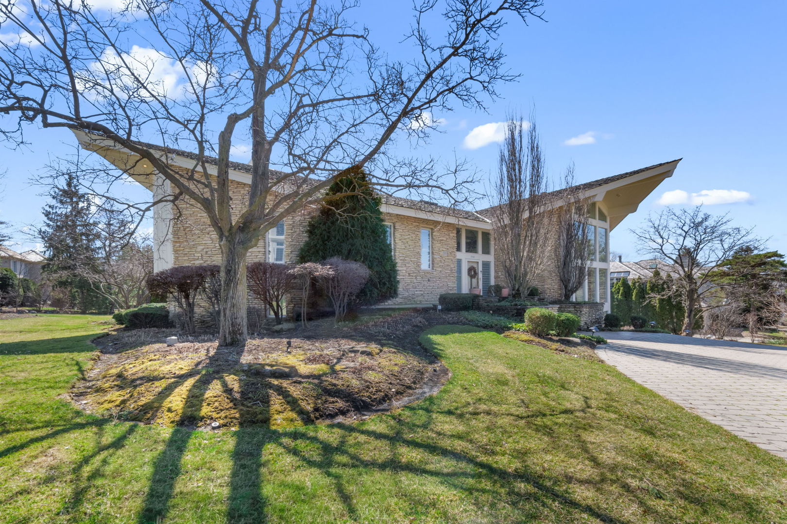 1916 Midwest Club Parkway Oak Brook IL 60523