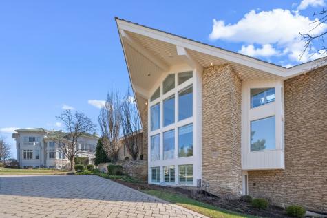 1916 Midwest Club Parkway Oak Brook IL 60523