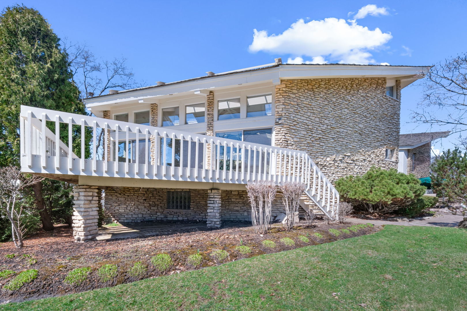 1916 Midwest Club Parkway Oak Brook IL 60523