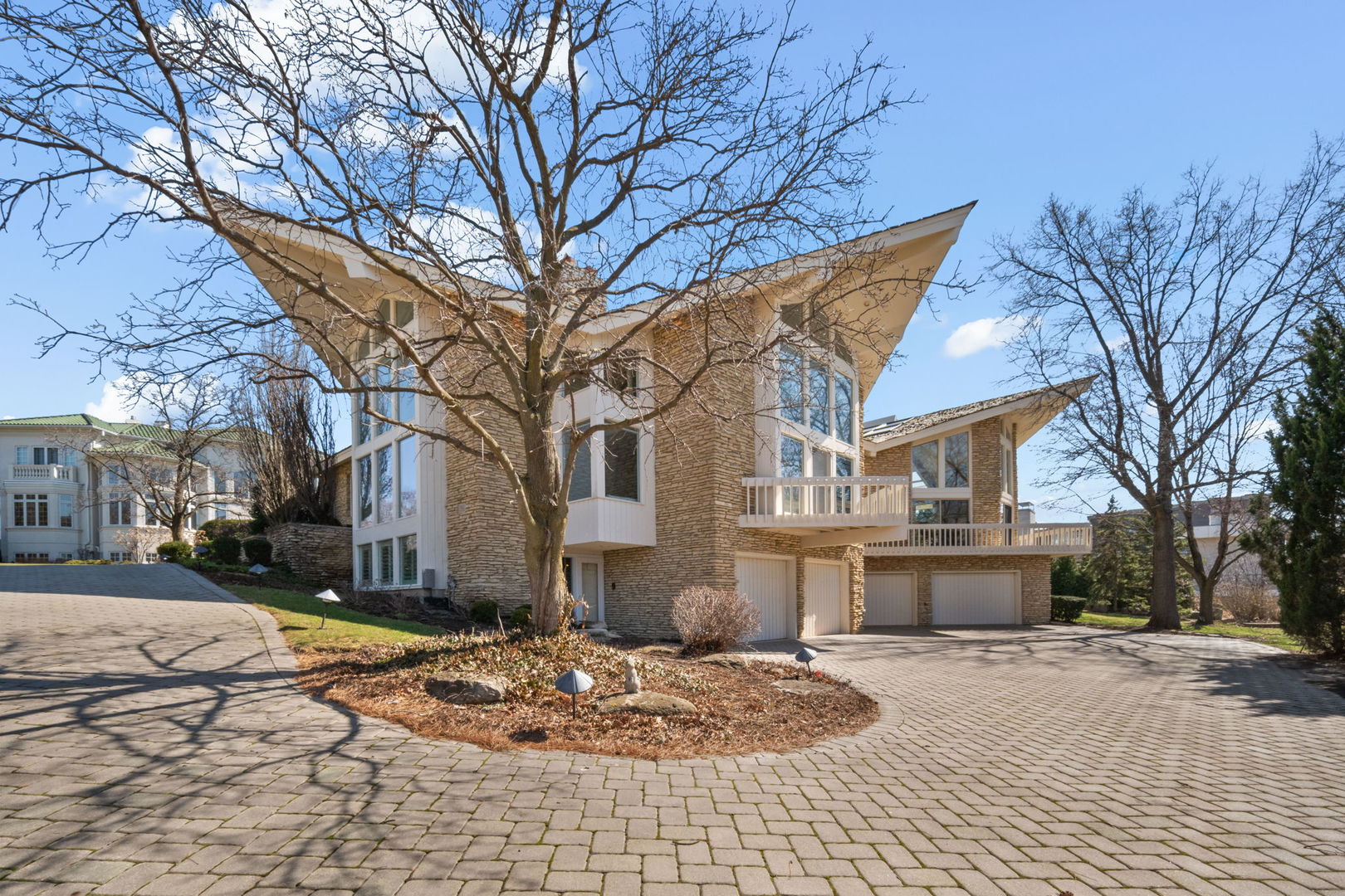1916 Midwest Club Parkway Oak Brook IL 60523